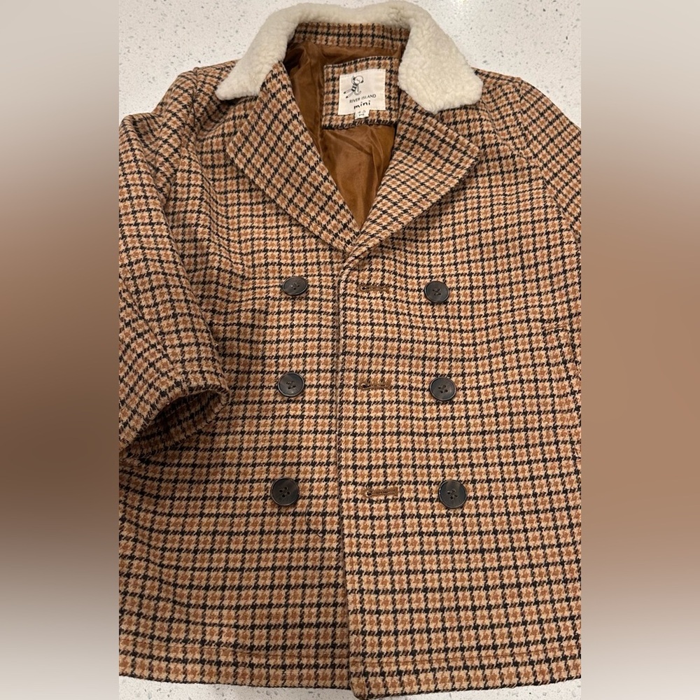 Elegant and warm pea coat for boys!